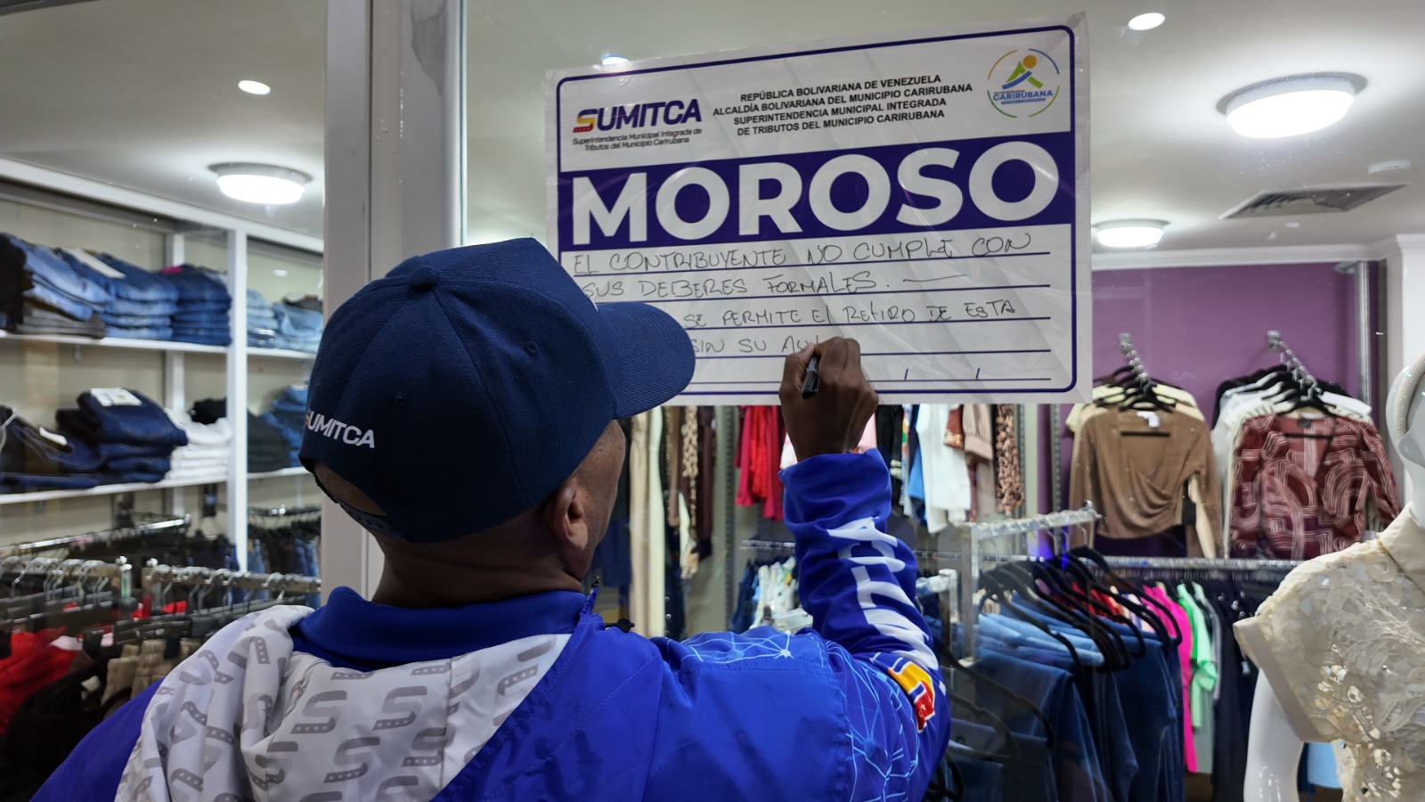 SUMITCA inició operativo de etiquetado por morosidad a comercios en Carirubana